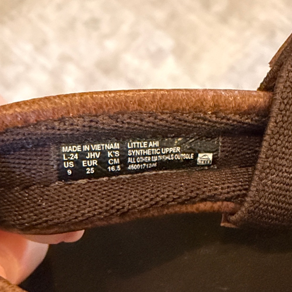 Reef Brown Flip Flops. Boys size 9T. Gently used. - Picture 4 of 4